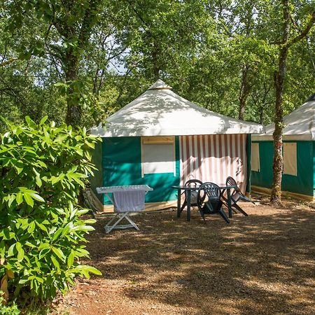Chauffour-sur-Vell Camping Au Bois Dormant酒店 外观 照片