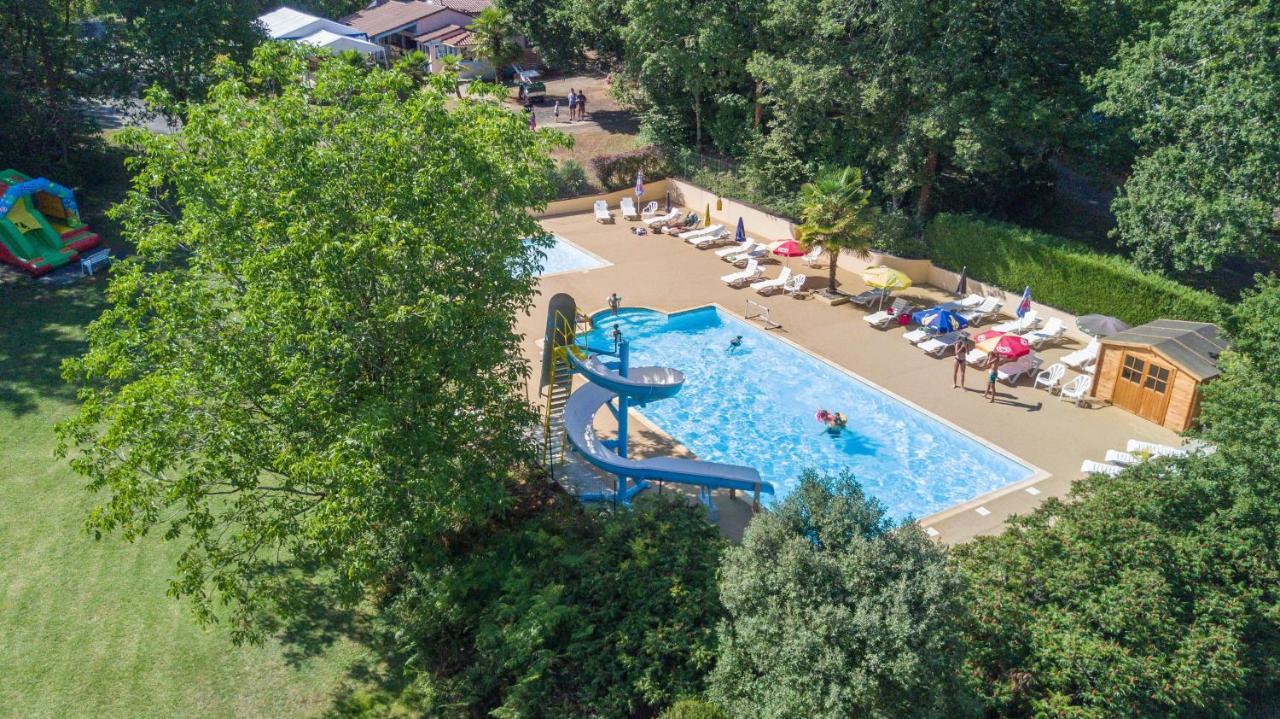 Chauffour-sur-Vell Camping Au Bois Dormant酒店 外观 照片