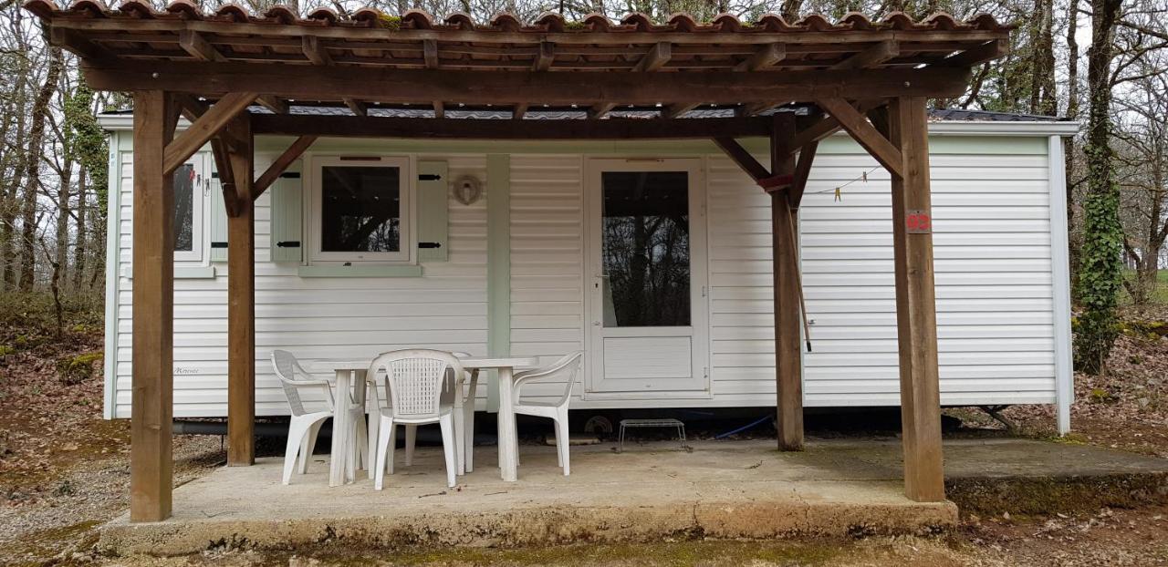 Chauffour-sur-Vell Camping Au Bois Dormant酒店 外观 照片