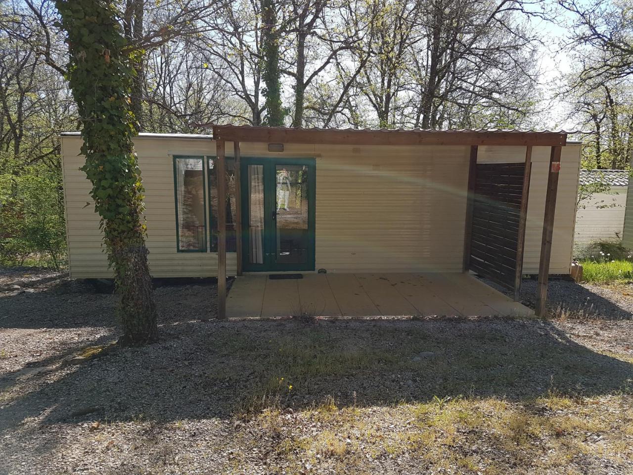 Chauffour-sur-Vell Camping Au Bois Dormant酒店 外观 照片